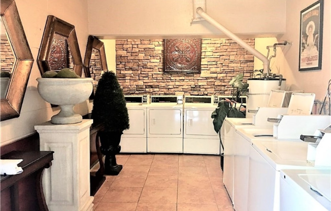 2 beds, 1.5 baths, 950 sqft, $4,195