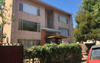 Nice one bedroom apartment near UC Berkeley and Telegraph Ave. Newer Carpet, Fresh Paint, remodeled kitchen, bathroom and new carpet.