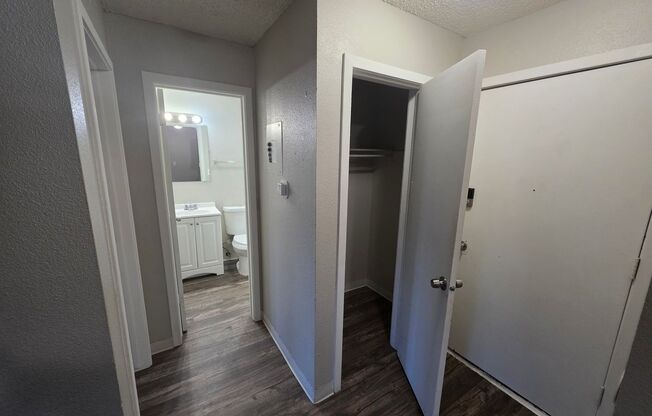 1 bed, 1 bath, 450 sqft, $745, Unit Unit 2001-19