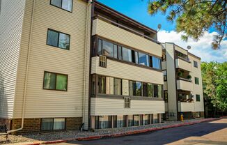 3 BED CONDO,  WATER INCLUDED IN RENT