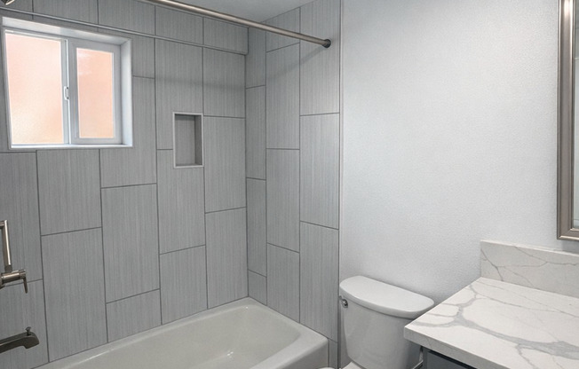 Studio, 1 bath, 340 sqft, $1,595, Unit 26