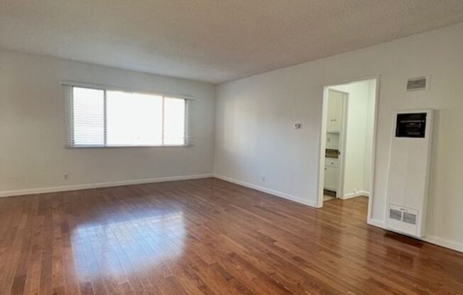 911-915 Lincoln Blvd