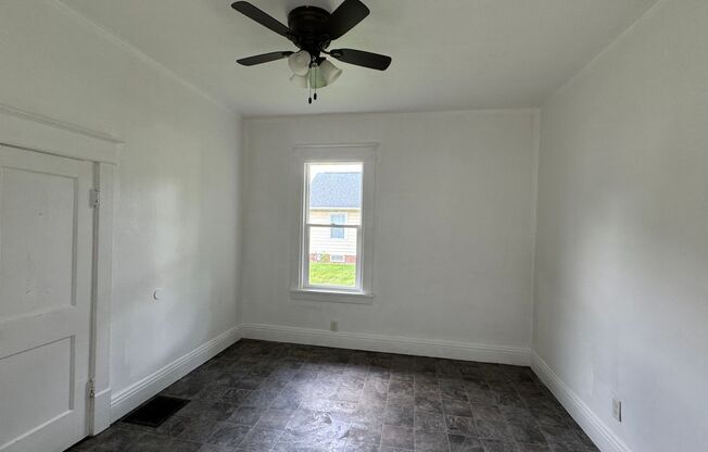 2 beds, 1 bath, $1,050