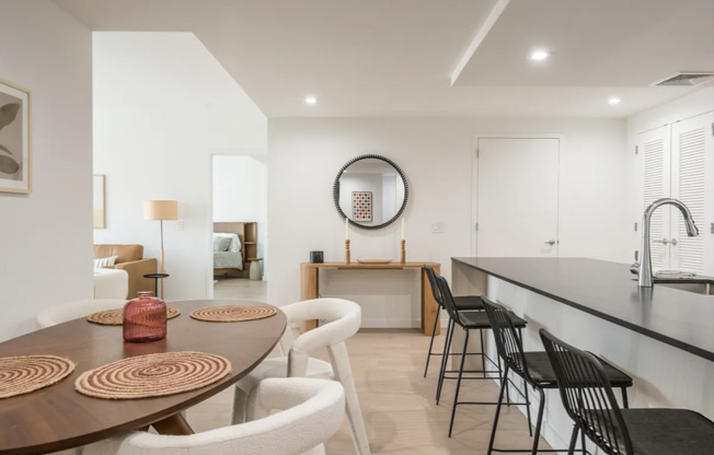 3 beds, 2 baths, $7,375, Unit 341