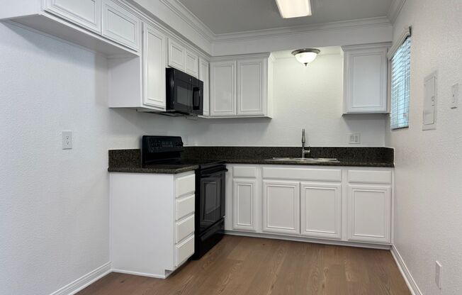 1 bed, 1 bath, 550 sqft, $2,130, Unit 1361J