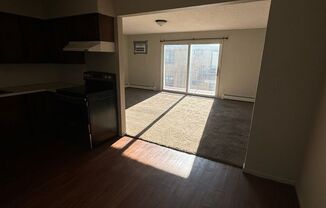 2 beds, 1 bath, $850, Unit 4