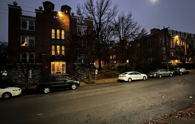 Studio, 1 bath, 400 sqft, $825, Unit 309
