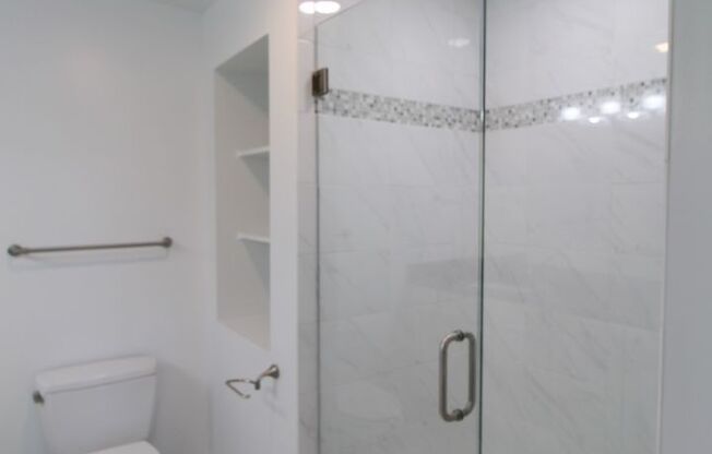 2 beds, 2 baths, 1,450 sqft, $1,950, Unit 221-08UP