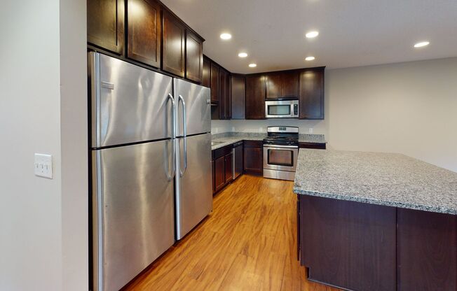 1200 - 1206 Como Ave SE