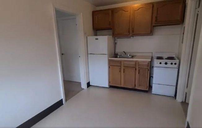 1 bed, 1 bath, 1 sqft, $975, Unit PRI - 308