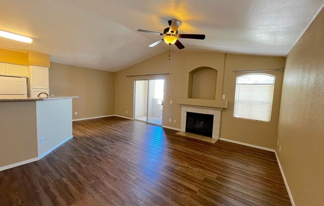 A beautifully Maintained 2-bedroom, 2-bathroom Condo!