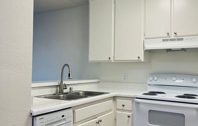 1 bed, 1 bath, 807 sqft, $2,295, Unit 125