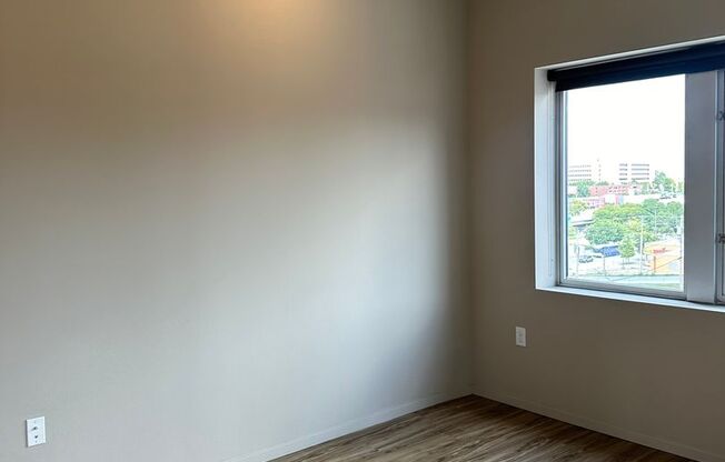 1 bed, 1 bath, 759 sqft, $1,320, Unit 607