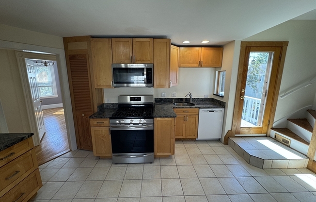 3 beds, 2.5 baths, 1,548 sqft, $3,700, Unit 2