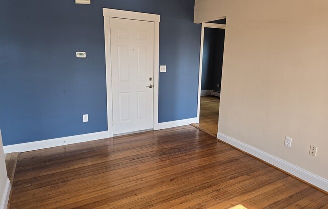 3 beds, 1 bath, 1,400 sqft, $2,900, Unit 3