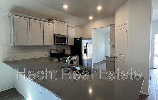 283 SILVER GLN DR