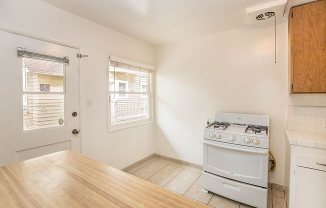 25 19th Ave.