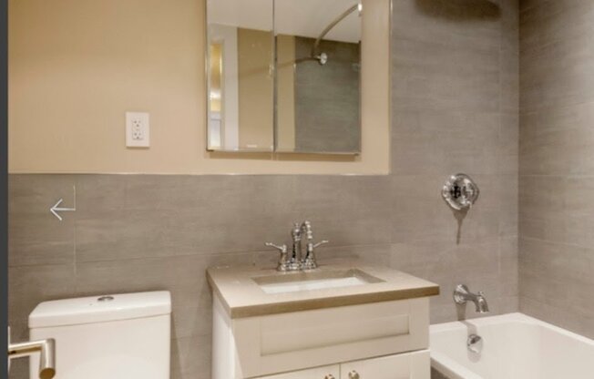 Wm 100th St Columbus Ave