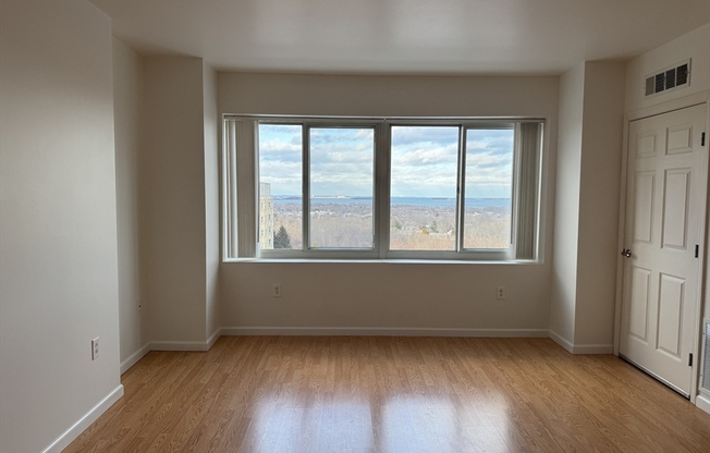 1 bed, 1 bath, 756 sqft, $2,300, Unit 801