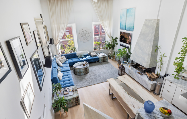 455 W 22 ST