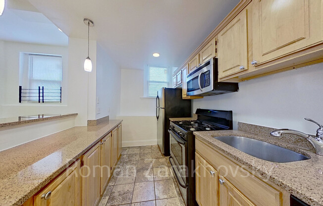 1324 COMMONWEALTH AVE