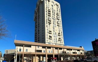 Charming 1Bedroom/1Bath Condo in The Penthouse Condominium