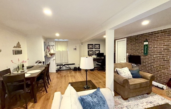 8 KENWOOD ST