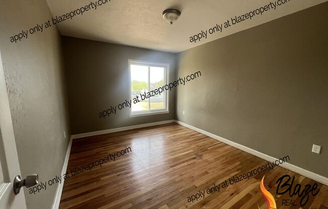 2 beds, 1 bath, 850 sqft, $850, Unit NP-704-B