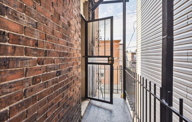 1 bed, 1 bath, 450 sqft, $900, Unit C402