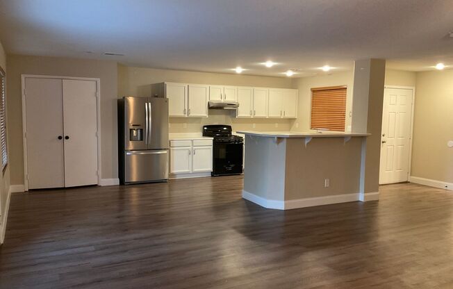 Great 1 story home, 3brs, 2bth, 2cg