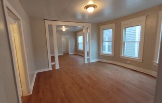 3 beds, 1 bath, $1,300, Unit 2