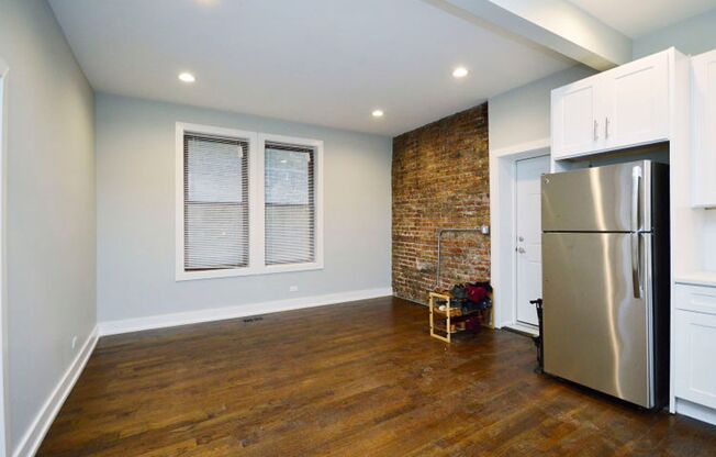 Cozy Renovated 1 Bedroom in West Town