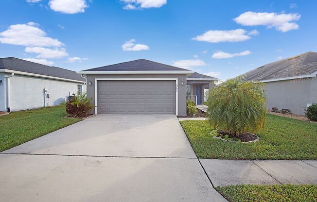 Single- family Home available in Haines City, FL!