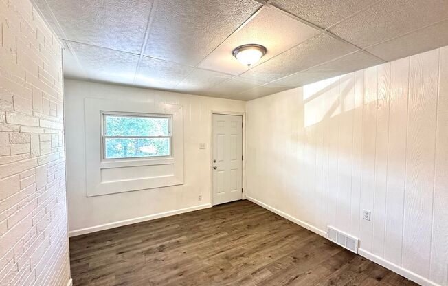 Updated 4 Bed, 1 Bath Home in Hazelwood - Central AC & Heat, Minutes from Downtown - Available Now!