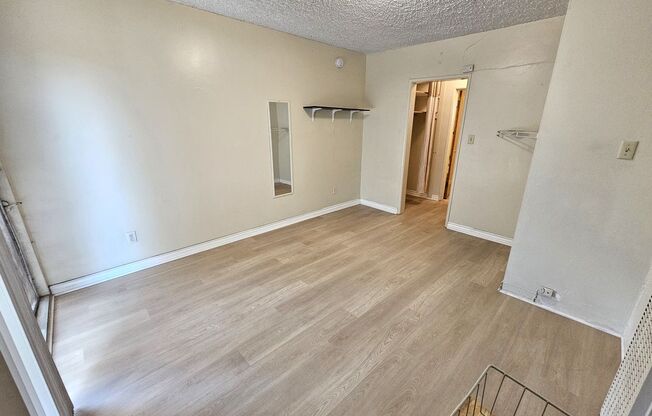 Studio, 1 bath, 350 sqft, $950