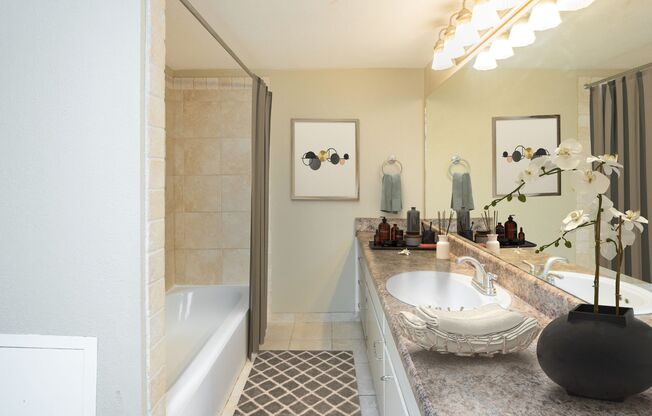 1 bed, 1 bath, 652 sqft, $800, Unit 1300-F