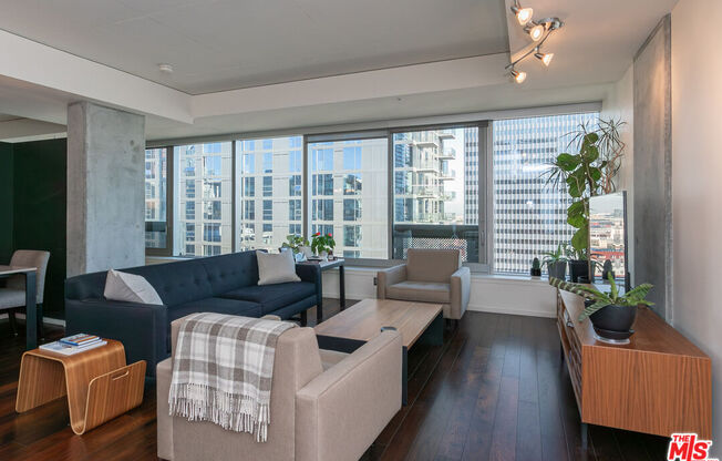 1 bed, 2 baths, 1,390 sqft, $4,000, Unit 1707