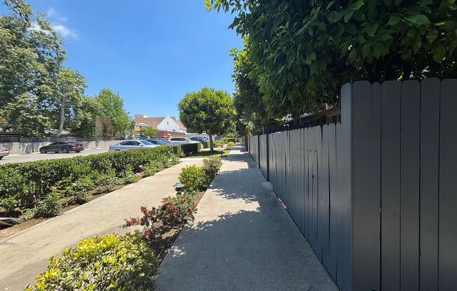Oakland Ave 650- Hillsides