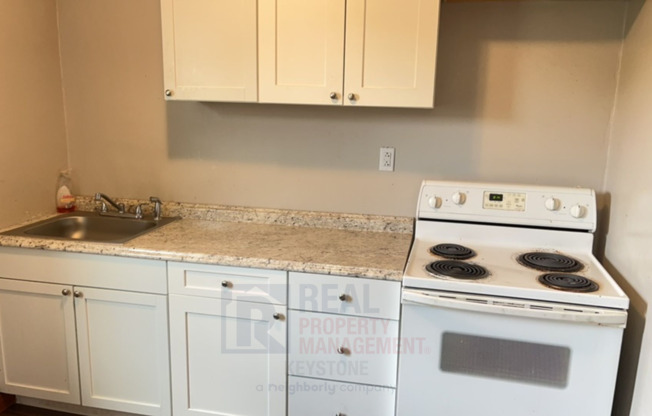 2 beds, 1 bath, $1,000