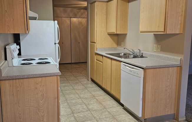2 beds, 2 baths, 1,037 sqft, $1,525, Unit 266
