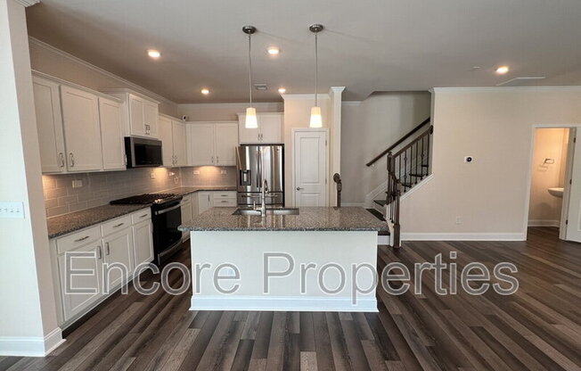 728 COLBY PL