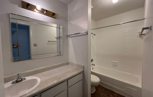 2 beds, 2 baths, 1,000 sqft, $1,225, Unit 404