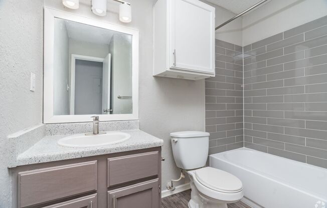 2 beds, 2 baths, 877 sqft, $999, Unit 1410