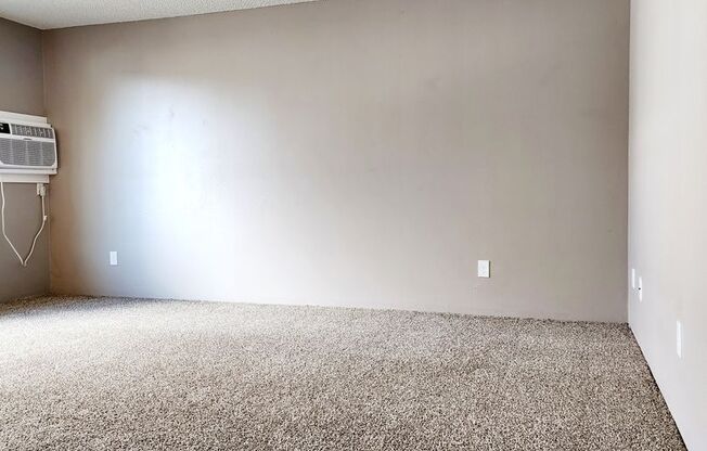 2 beds, 1 bath, 830 sqft, $1,250, Unit F-216