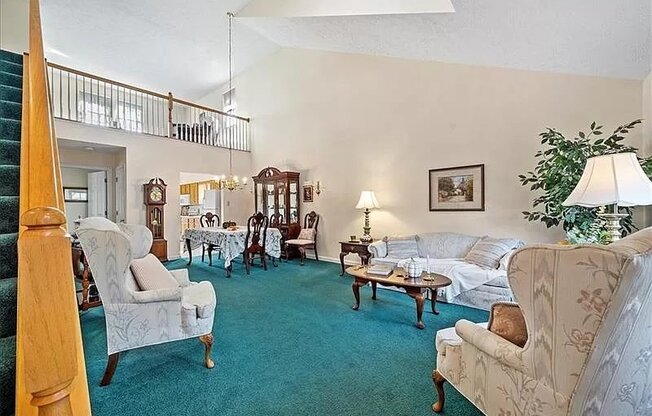 103 PADDOCK LN