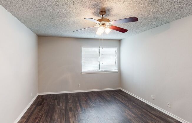 1 bed, 1 bath, 950 sqft, $919