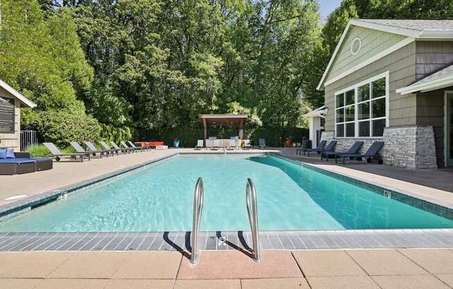 Swimming pool at Thorncroft Farms Apartments