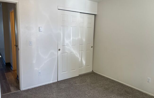 2 beds, 1 bath, 925 sqft, $1,470, Unit 2