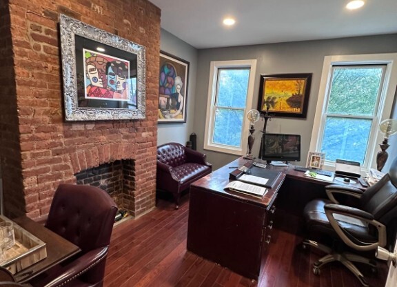 387 VAN BRUNT ST