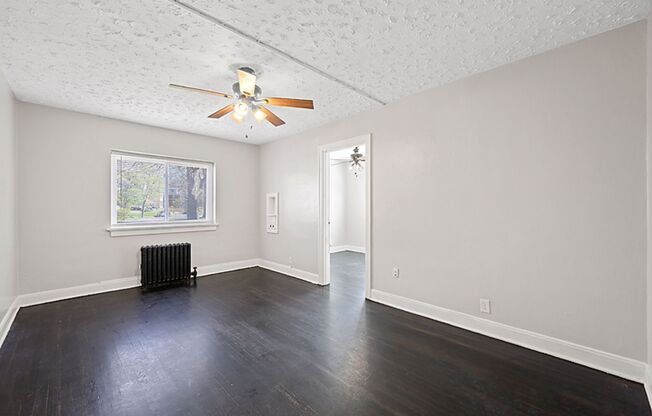 1 bed, 1 bath, $995, Unit 4300 5